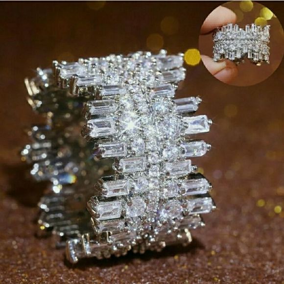 Luxury White Sapphire Round Ring - Picture 1 of 5